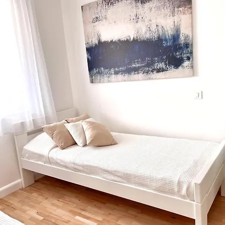 Lana Apartment *